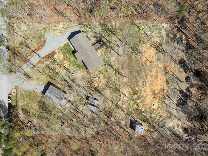 140 Vera Lane, Columbus, NC 28722.  MLS# CAR4308418, YatesRealty ID 19260. 