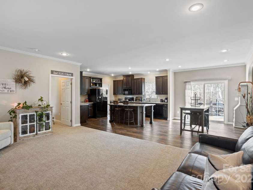 140 Vera Lane, Columbus, NC 28722.  MLS# CAR4308418, YatesRealty ID 19260. 