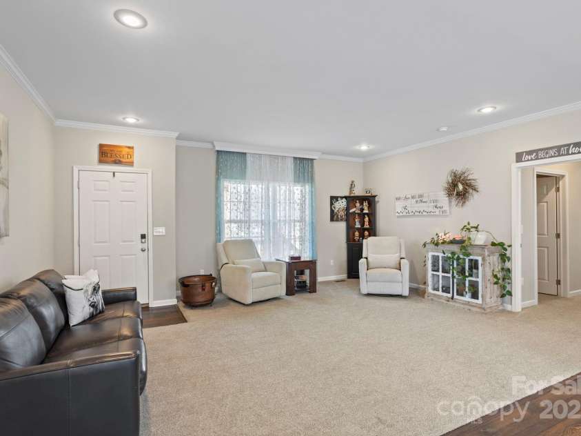 140 Vera Lane, Columbus, NC 28722.  MLS# CAR4308418, YatesRealty ID 19260. 