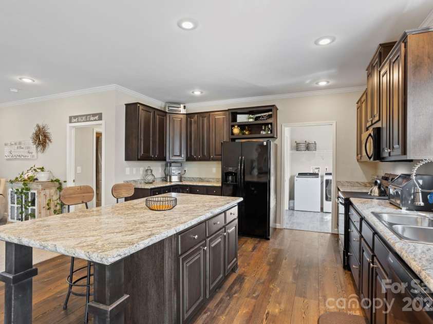 140 Vera Lane, Columbus, NC 28722.  MLS# CAR4308418, YatesRealty ID 19260. 