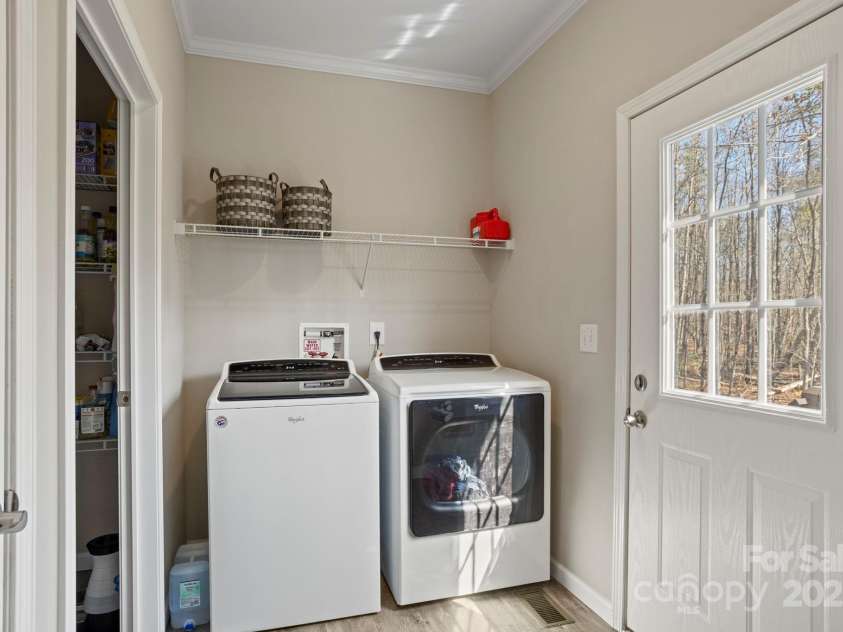 140 Vera Lane, Columbus, NC 28722.  MLS# CAR4308418, YatesRealty ID 19260. 