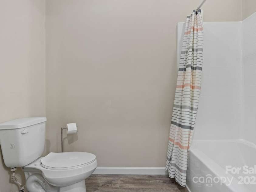 140 Vera Lane, Columbus, NC 28722.  MLS# CAR4308418, YatesRealty ID 19260. 