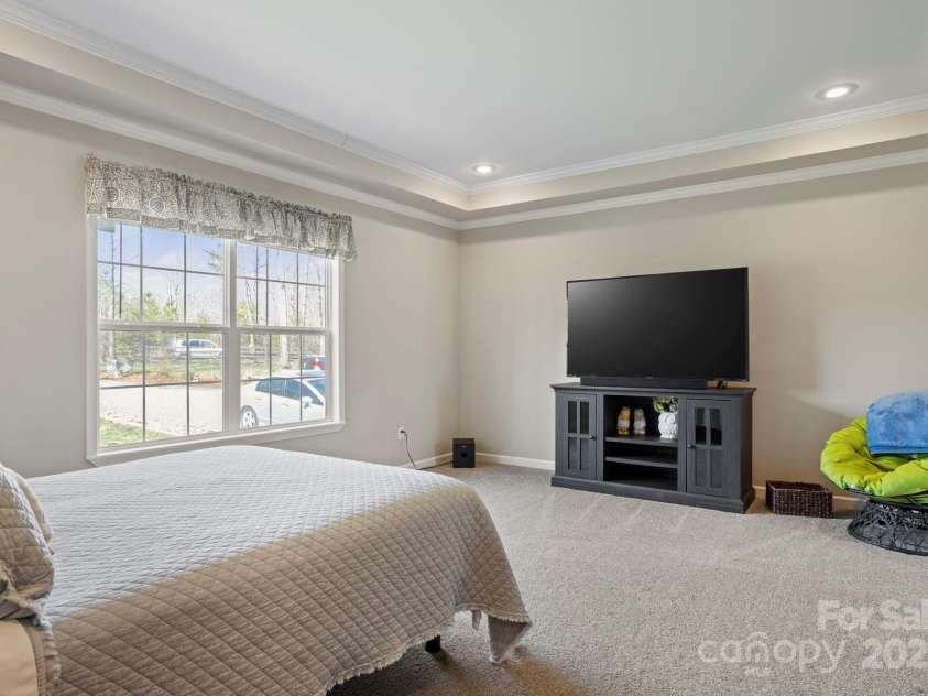 140 Vera Lane, Columbus, NC 28722.  MLS# CAR4308418, YatesRealty ID 19260. 