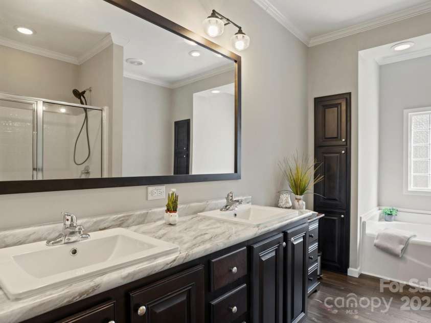 140 Vera Lane, Columbus, NC 28722.  MLS# CAR4308418, YatesRealty ID 19260. 