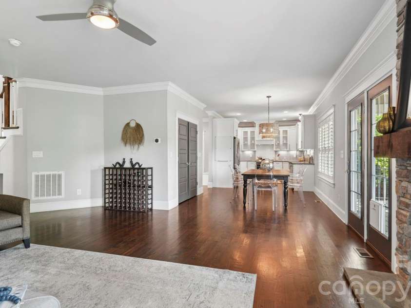 1764 Dunkirk Drive, Charlotte, NC 28203.  MLS# CAR4374341, YatesRealty ID 19261. 