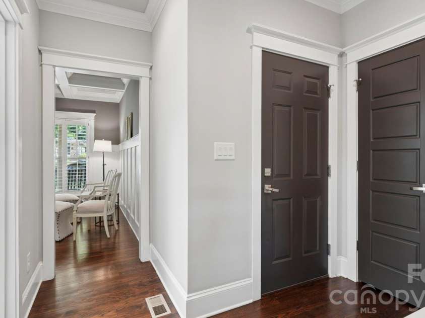 1764 Dunkirk Drive, Charlotte, NC 28203.  MLS# CAR4374341, YatesRealty ID 19261. 