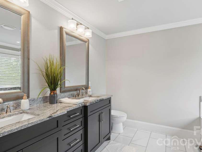 1764 Dunkirk Drive, Charlotte, NC 28203.  MLS# CAR4374341, YatesRealty ID 19261. 