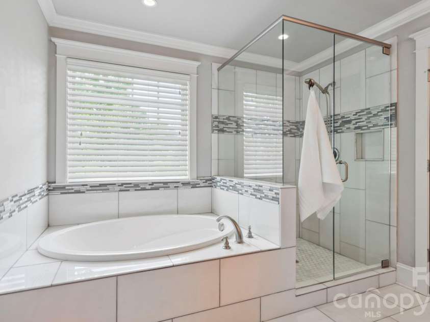 1764 Dunkirk Drive, Charlotte, NC 28203.  MLS# CAR4374341, YatesRealty ID 19261. 
