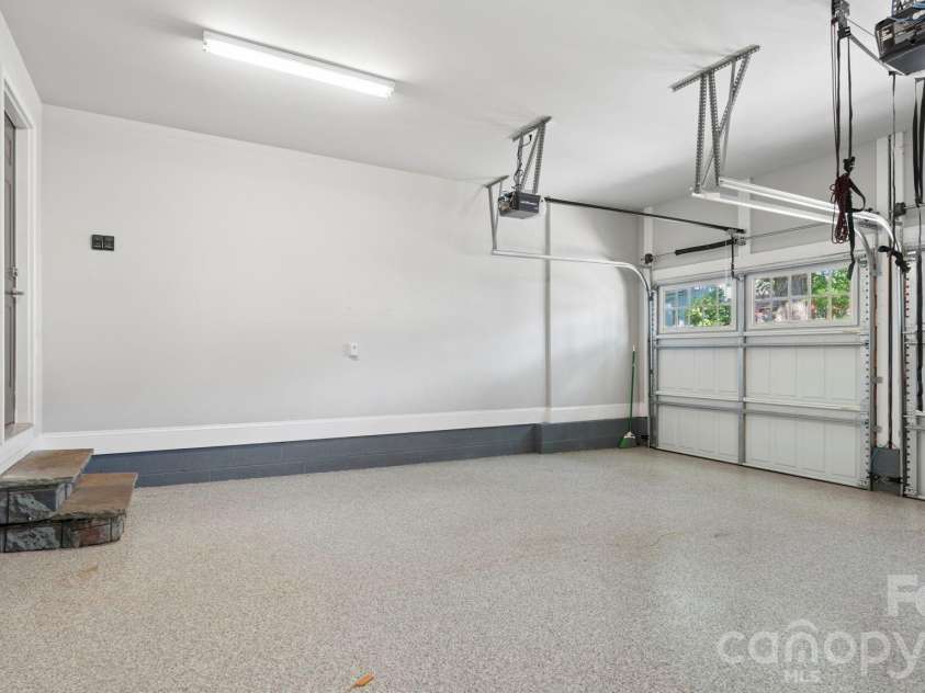 1764 Dunkirk Drive, Charlotte, NC 28203.  MLS# CAR4374341, YatesRealty ID 19261. 