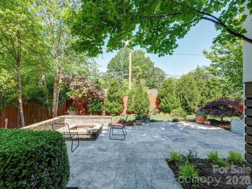 1764 Dunkirk Drive, Charlotte, NC 28203.  MLS# CAR4374341, YatesRealty ID 19261. 