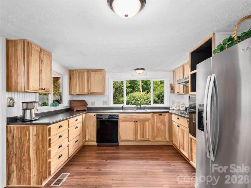 185 Indian Springs Road, Clyde, NC 28721.  MLS# CAR4378902, YatesRealty ID 19262. 
