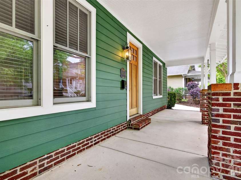 14044 Garden District Row, Huntersville, NC 28078.  MLS# CAR4377139, YatesRealty ID 19264. 