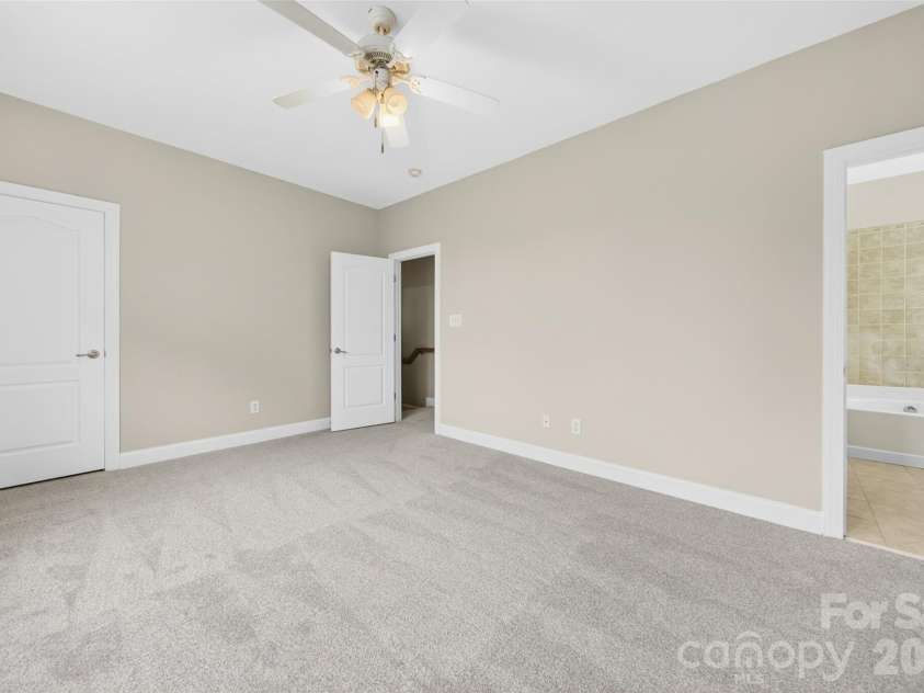 14044 Garden District Row, Huntersville, NC 28078.  MLS# CAR4377139, YatesRealty ID 19264. 