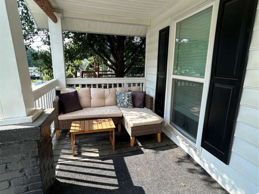 512 Gray Street, Gastonia, NC 28052.  MLS# CAR4268348, YatesRealty ID 19264. 