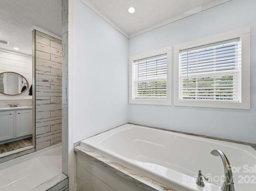 6179 Steen Road, Jefferson, SC 29718.  MLS# CAR4319586, YatesRealty ID 19265. Primary Bathroom 