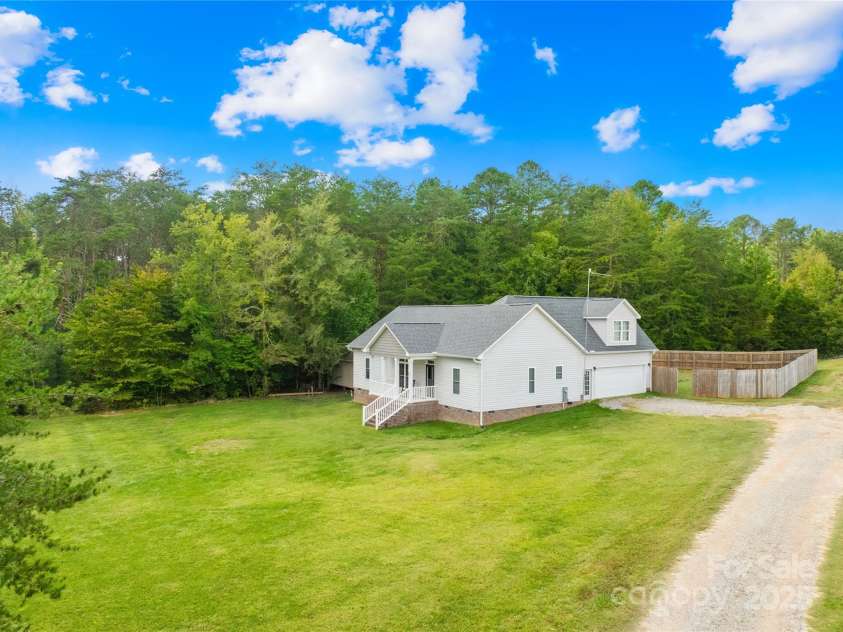 132 Witherspoon Lane, Statesville, NC 28677.  MLS# CAR4268802, YatesRealty ID 19266. 