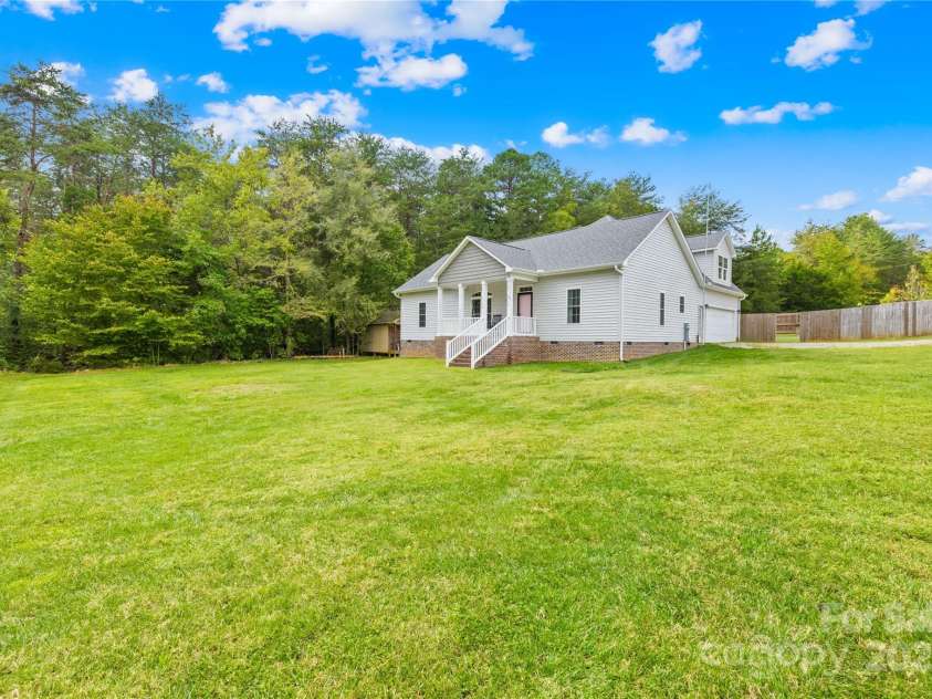 132 Witherspoon Lane, Statesville, NC 28677.  MLS# CAR4268802, YatesRealty ID 19266. 