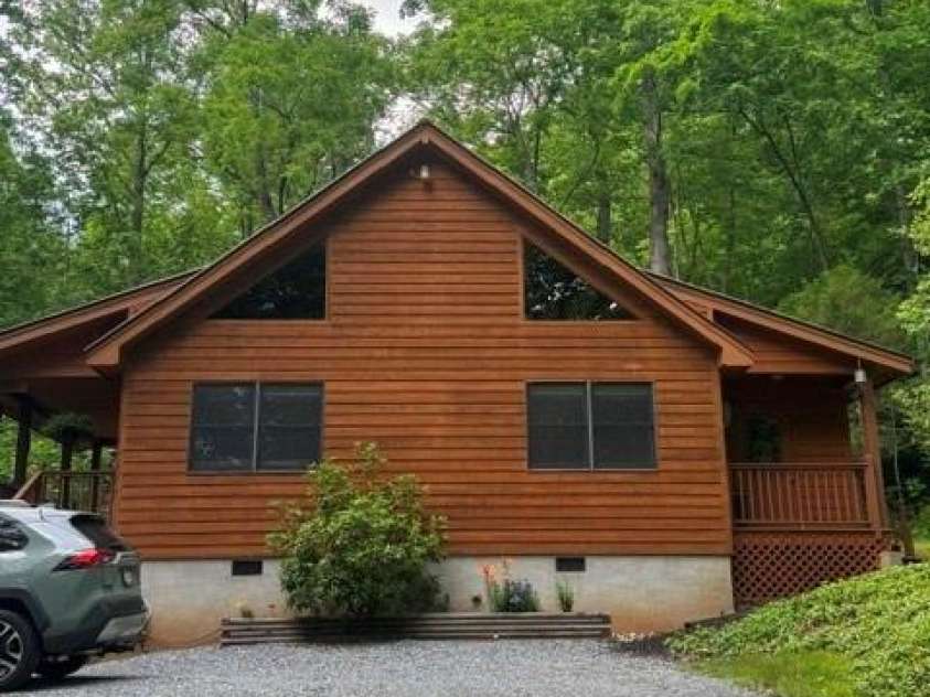 315 River Road, Sylva, NC 28779.  MLS# CAR4365027, YatesRealty ID 19267. 