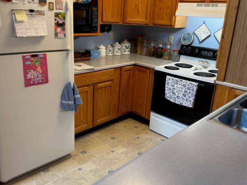 315 River Road, Sylva, NC 28779.  MLS# CAR4365027, YatesRealty ID 19267. Easy to use kitchen.