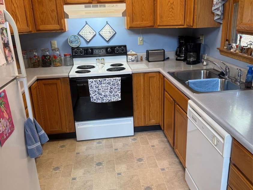 315 River Road, Sylva, NC 28779.  MLS# CAR4365027, YatesRealty ID 19267. Efficient kitchen.