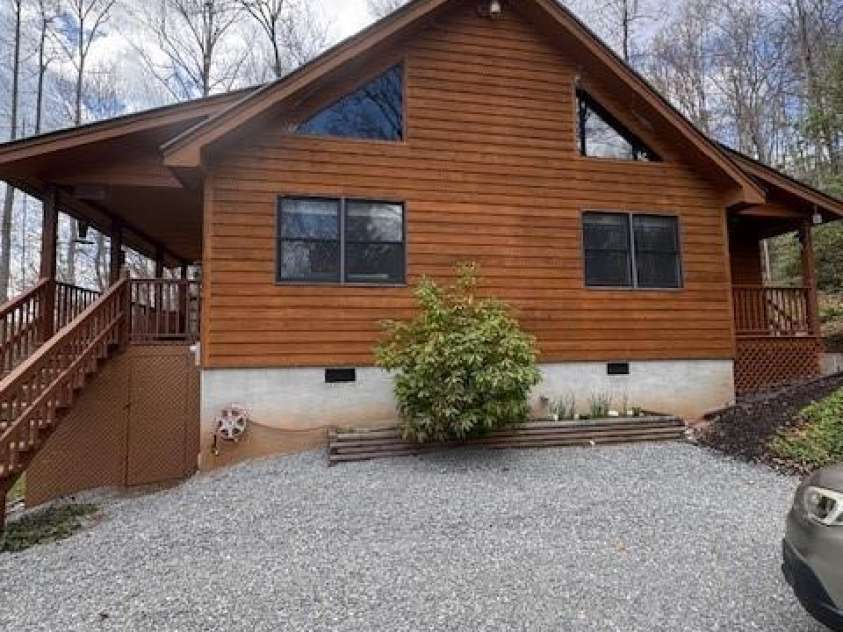 315 River Road, Sylva, NC 28779.  MLS# CAR4365027, YatesRealty ID 19267. Plenty of parking and easy access!