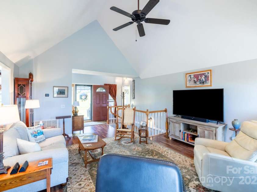 347 Hickory Mountain Road, Sparta, NC 28675.  MLS# CAR4268709, YatesRealty ID 19267. 