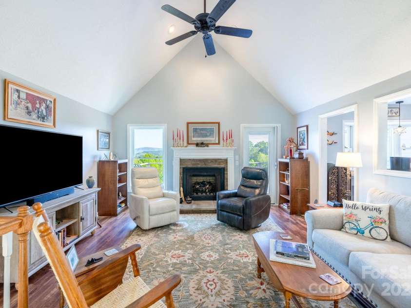 347 Hickory Mountain Road, Sparta, NC 28675.  MLS# CAR4268709, YatesRealty ID 19267. 