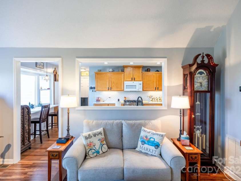 347 Hickory Mountain Road, Sparta, NC 28675.  MLS# CAR4268709, YatesRealty ID 19267. 