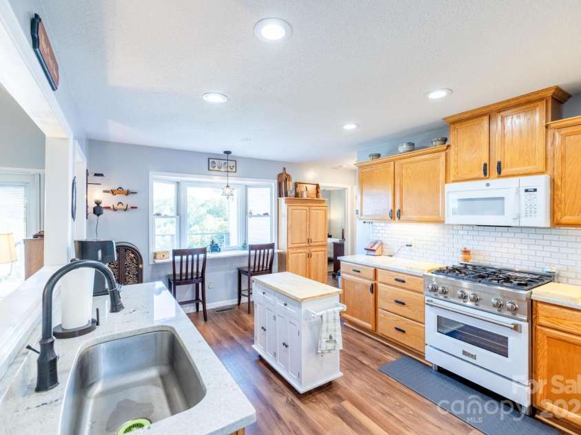 347 Hickory Mountain Road, Sparta, NC 28675.  MLS# CAR4268709, YatesRealty ID 19267. 