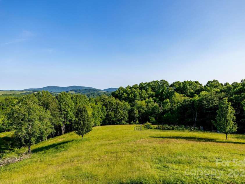 347 Hickory Mountain Road, Sparta, NC 28675.  MLS# CAR4268709, YatesRealty ID 19267. 