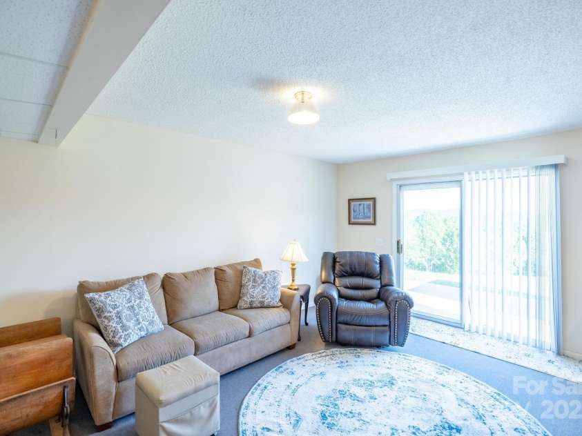 347 Hickory Mountain Road, Sparta, NC 28675.  MLS# CAR4268709, YatesRealty ID 19267. 