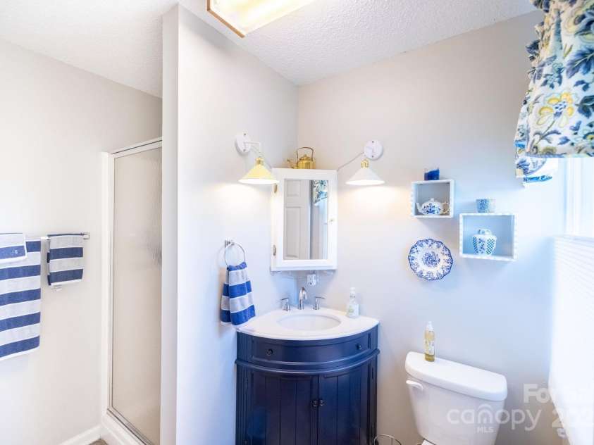 347 Hickory Mountain Road, Sparta, NC 28675.  MLS# CAR4268709, YatesRealty ID 19267. 