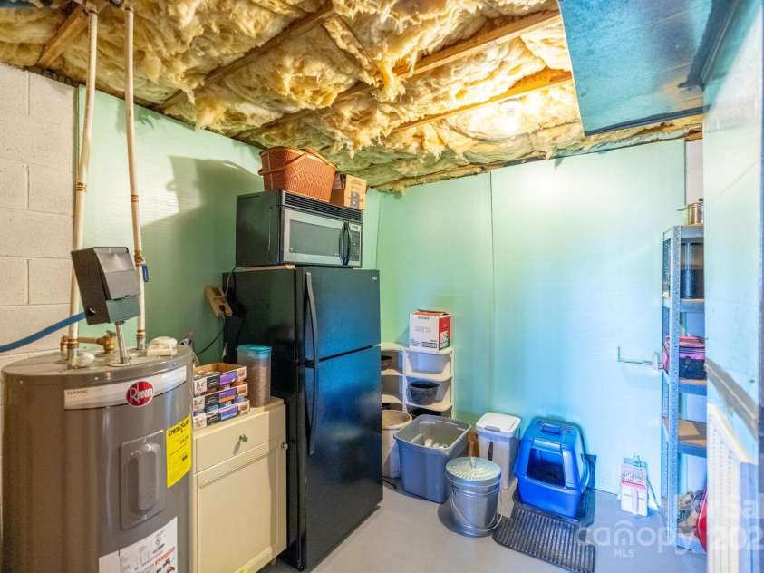 347 Hickory Mountain Road, Sparta, NC 28675.  MLS# CAR4268709, YatesRealty ID 19267. 