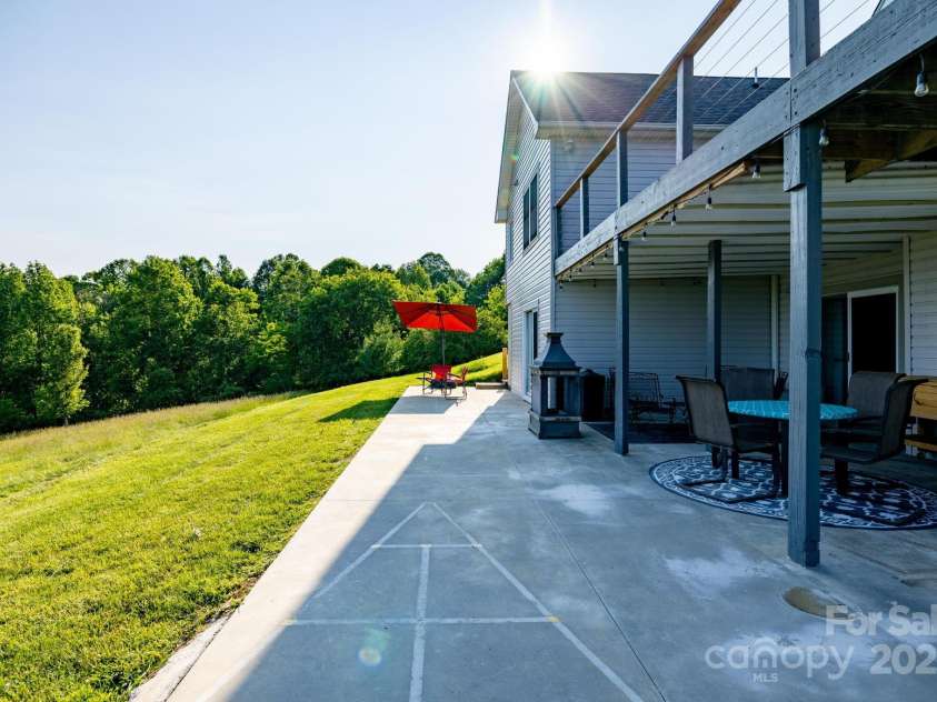 347 Hickory Mountain Road, Sparta, NC 28675.  MLS# CAR4268709, YatesRealty ID 19267. 