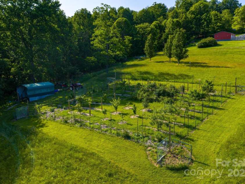 347 Hickory Mountain Road, Sparta, NC 28675.  MLS# CAR4268709, YatesRealty ID 19267. 