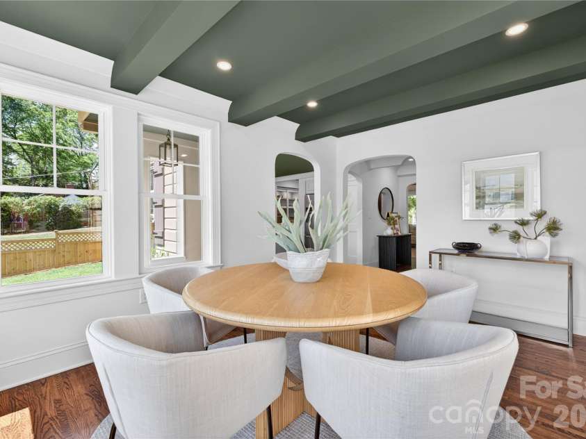 2501 Runnymede Lane, Charlotte, NC 28209.  MLS# CAR4371902, YatesRealty ID 19268. 
