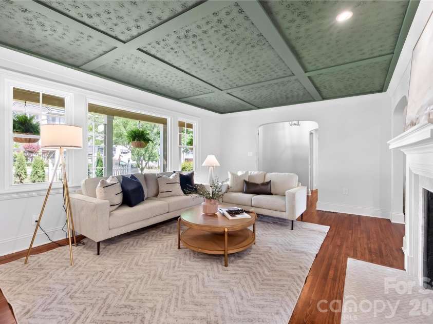 2501 Runnymede Lane, Charlotte, NC 28209.  MLS# CAR4371902, YatesRealty ID 19268. 