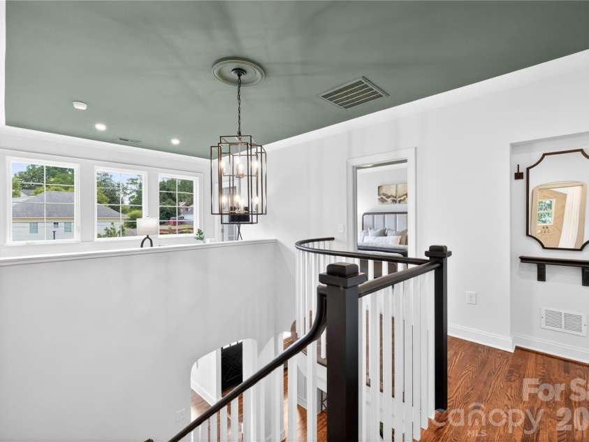 2501 Runnymede Lane, Charlotte, NC 28209.  MLS# CAR4371902, YatesRealty ID 19268. 