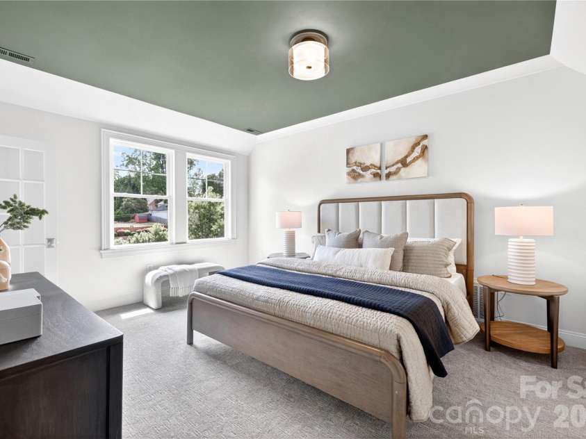 2501 Runnymede Lane, Charlotte, NC 28209.  MLS# CAR4371902, YatesRealty ID 19268. 