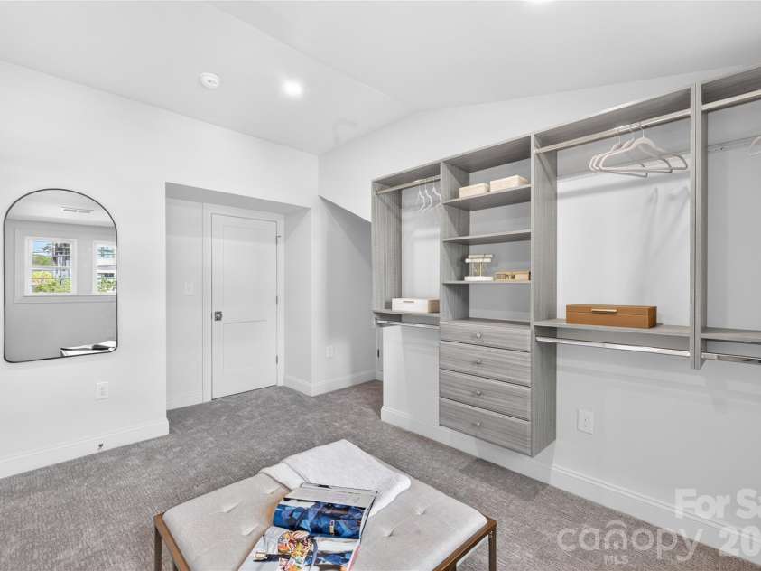 2501 Runnymede Lane, Charlotte, NC 28209.  MLS# CAR4371902, YatesRealty ID 19268. 