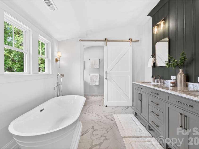2501 Runnymede Lane, Charlotte, NC 28209.  MLS# CAR4371902, YatesRealty ID 19268. 