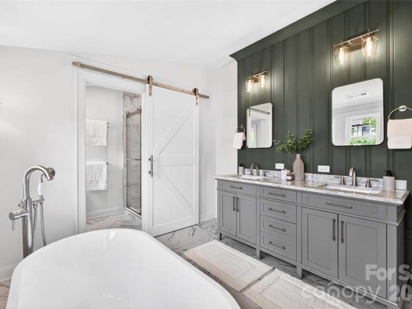 2501 Runnymede Lane, Charlotte, NC 28209.  MLS# CAR4371902, YatesRealty ID 19268. 