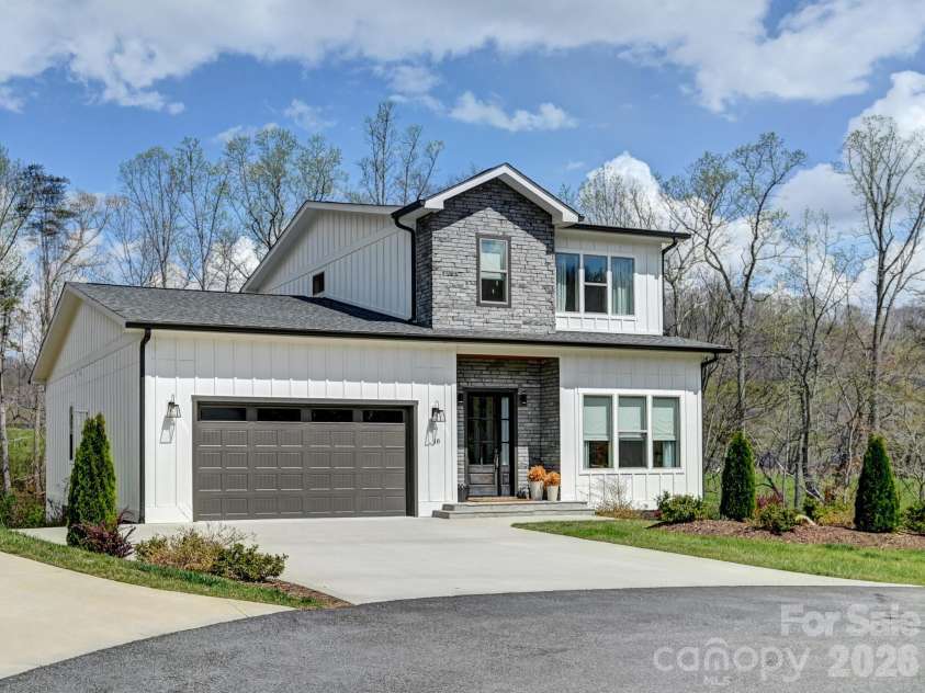 18 Sagewood Drive, Candler, NC 28715.  MLS# CAR4320967, YatesRealty ID 19269. 