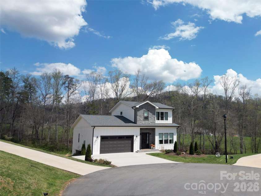 18 Sagewood Drive, Candler, NC 28715.  MLS# CAR4320967, YatesRealty ID 19269. 