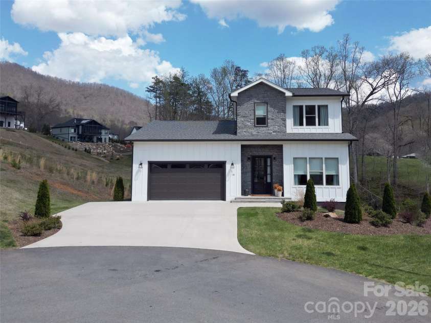 18 Sagewood Drive, Candler, NC 28715.  MLS# CAR4320967, YatesRealty ID 19269. 
