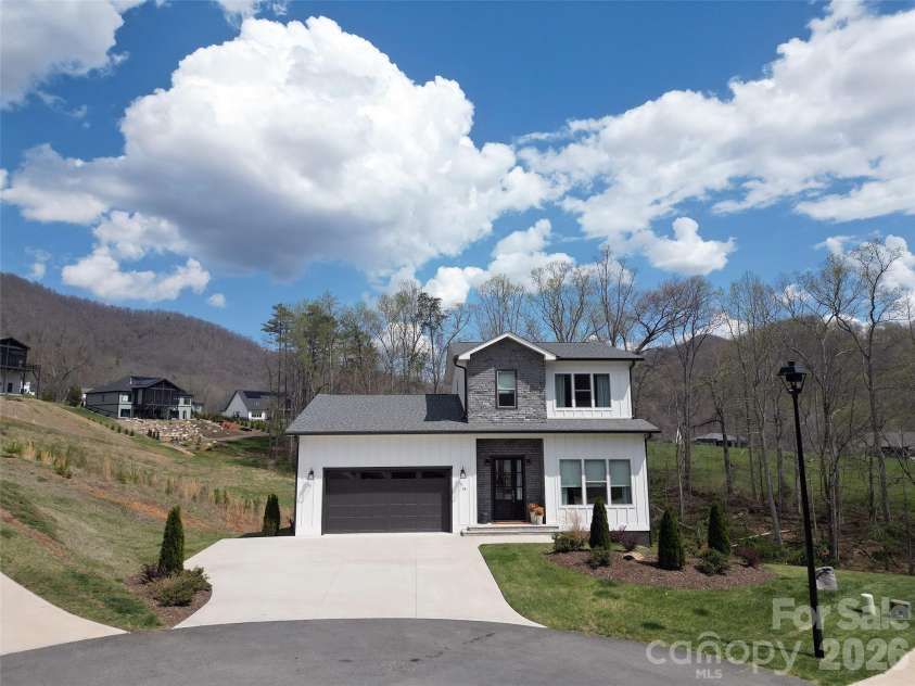 18 Sagewood Drive, Candler, NC 28715.  MLS# CAR4320967, YatesRealty ID 19269. 
