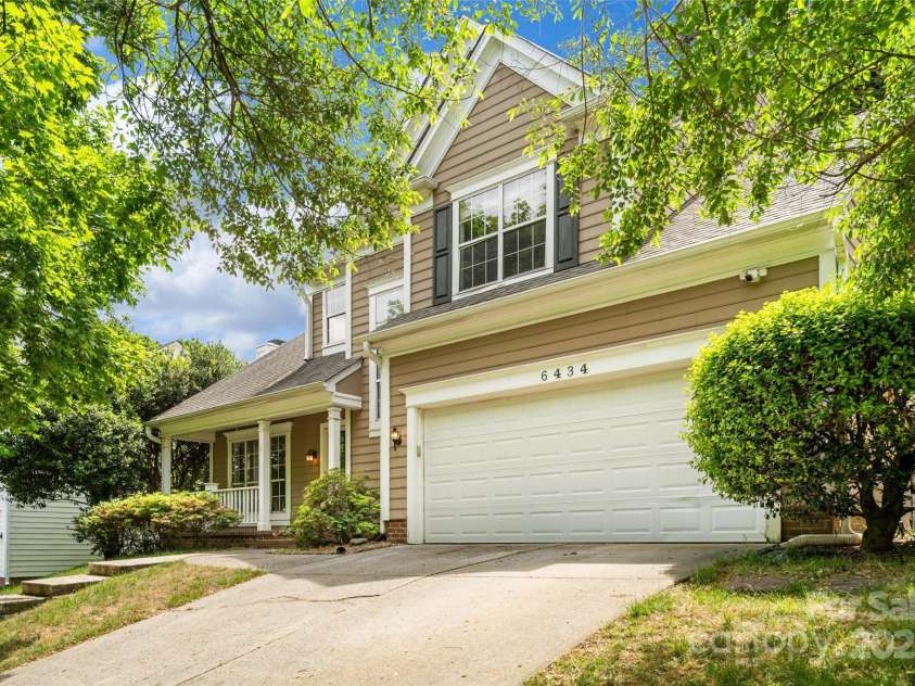 6434 Skyline Drive, Charlotte, NC 28269.  MLS# CAR4255621, YatesRealty ID 19269. 