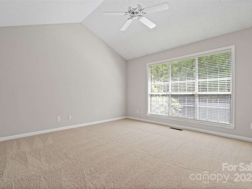 6434 Skyline Drive, Charlotte, NC 28269.  MLS# CAR4255621, YatesRealty ID 19269. 