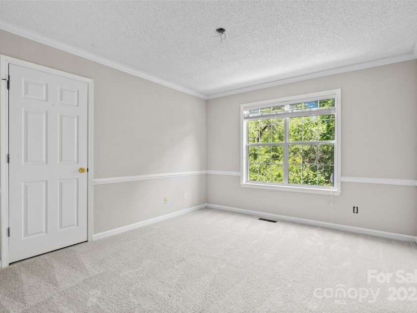 6434 Skyline Drive, Charlotte, NC 28269.  MLS# CAR4255621, YatesRealty ID 19269. 