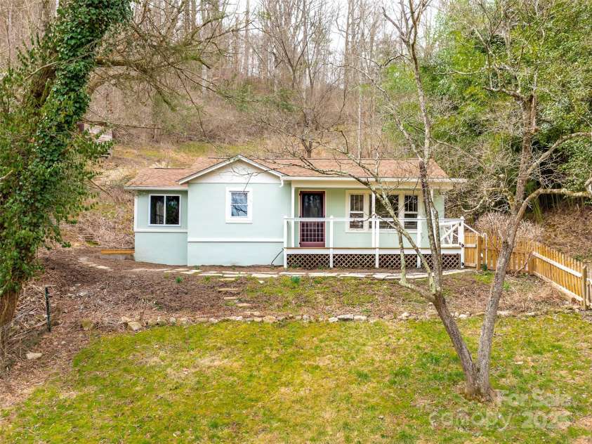 11 Ramsey Road, Marshall, NC 28753.  MLS# CAR4232653, YatesRealty ID 1927. 